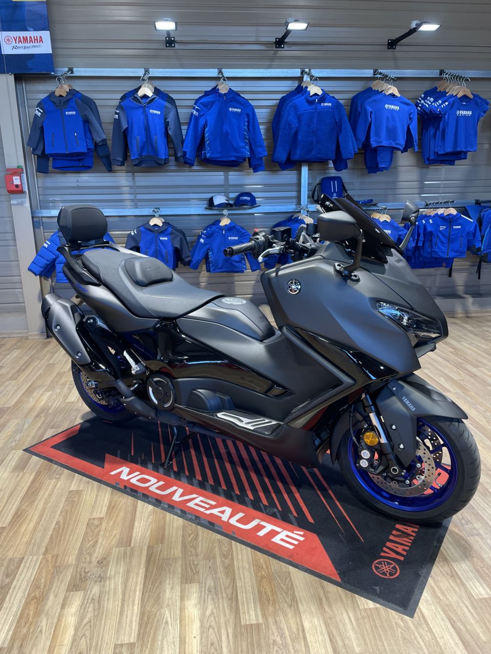 YAMAHA XP T-MAX 560 1