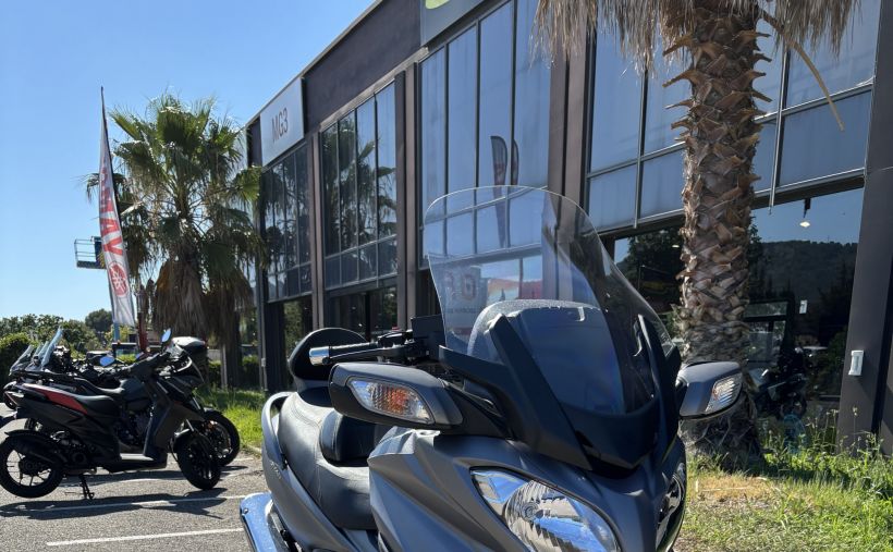 SUZUKI BURGMAN 650 1