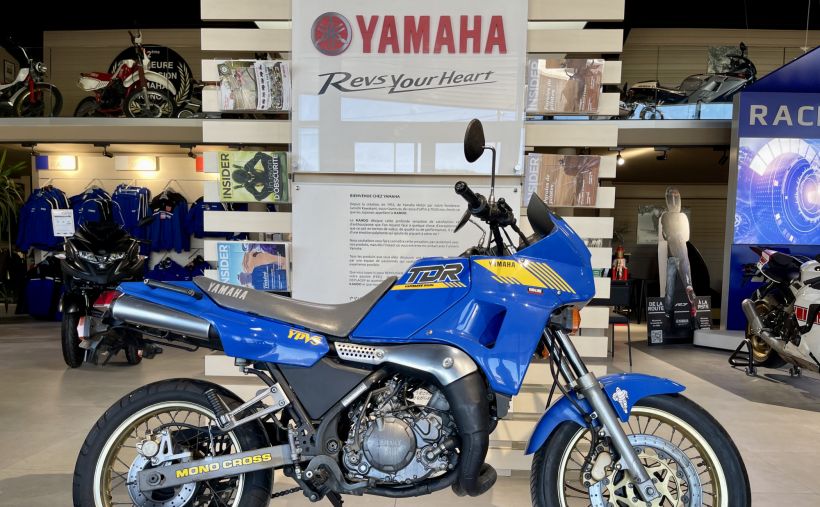 YAMAHA TDR 240 0