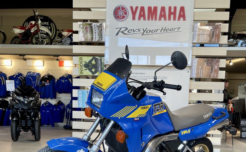 YAMAHA TDR 240 3