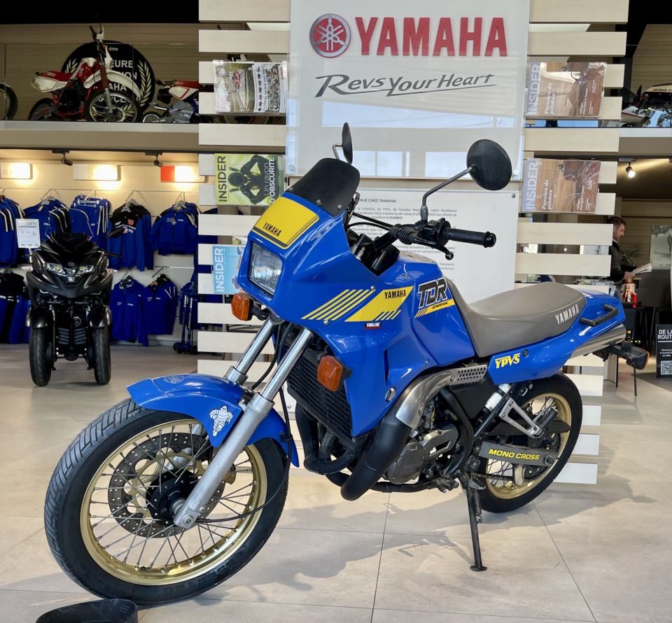 YAMAHA TDR 240 3