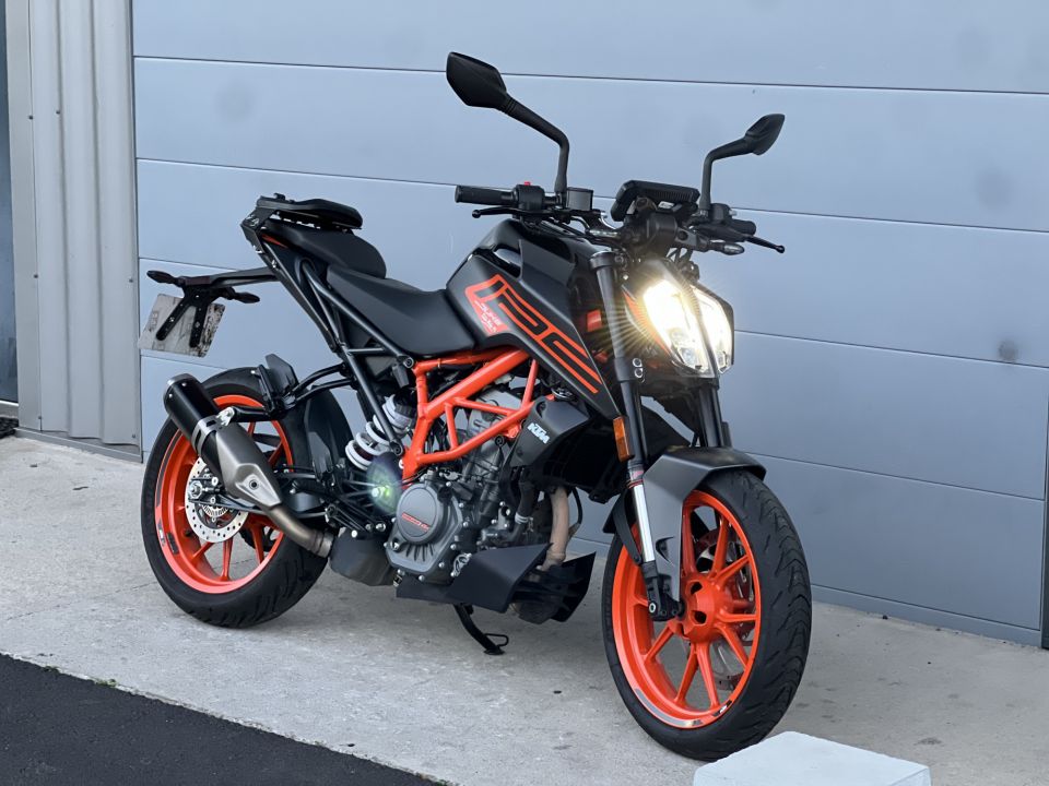 KTM 125 DUKE ABS 1