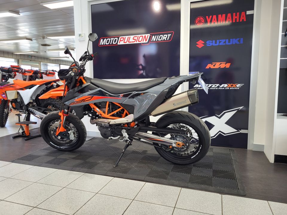 KTM 690 SMC R 6