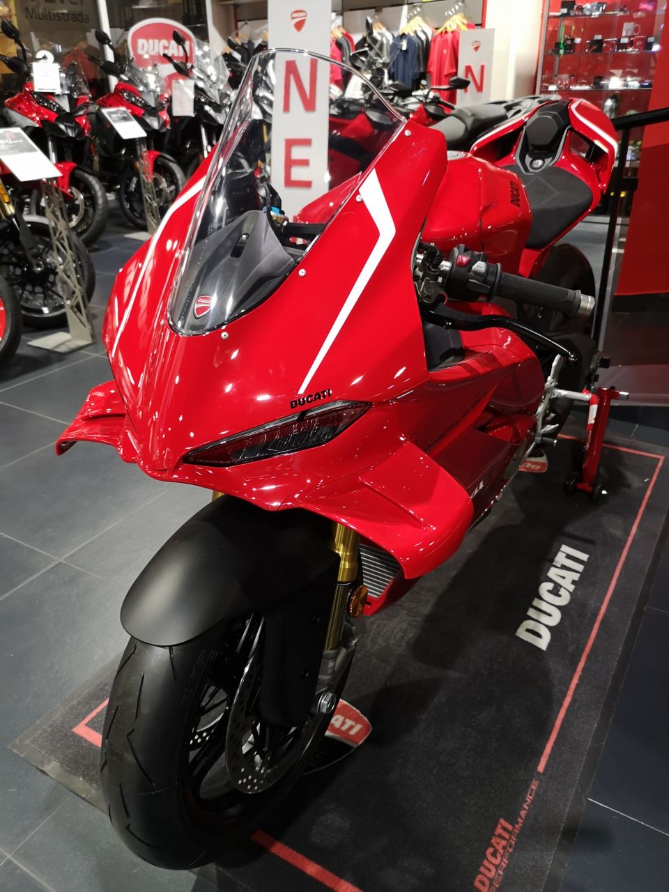 DUCATI PANIGALE 1103 V4 8