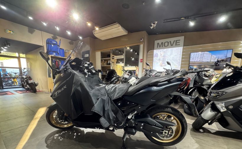 YAMAHA XP T-MAX 560 TECH MAX KAMO 3