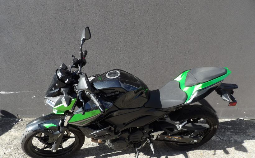 KAWASAKI Z400 2