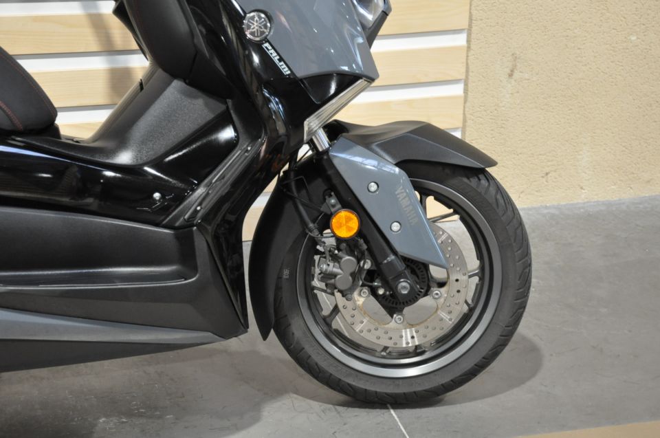YAMAHA X-MAX 125 TECH MAX 1