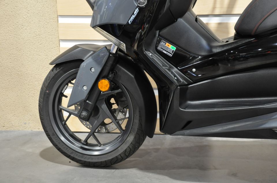 YAMAHA X-MAX 125 TECH MAX 9