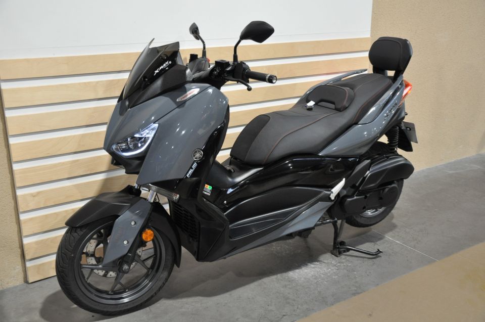 YAMAHA X-MAX 125 TECH MAX 10