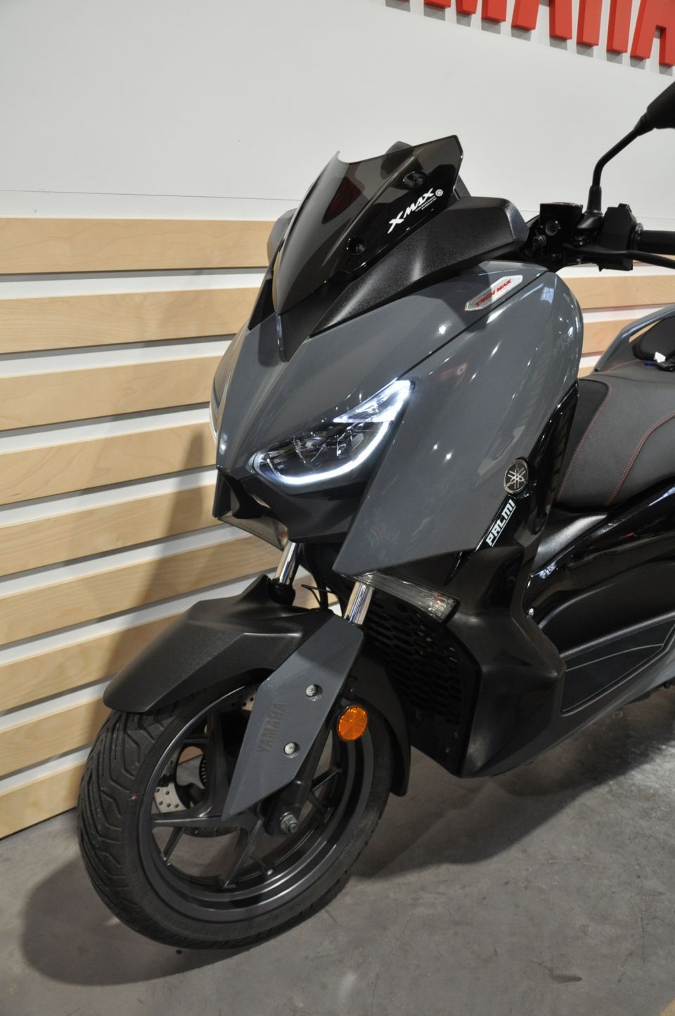 YAMAHA X-MAX 125 TECH MAX 11