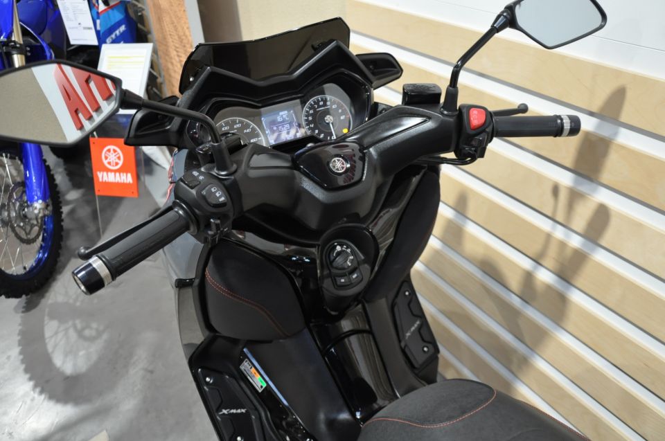 YAMAHA X-MAX 125 TECH MAX 14