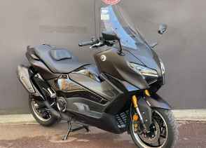 YAMAHA TMAX 560 TECH MAX TECHMAX 2025 - 945KM - GARANTIE CONSTRUCTEUR - 2025
