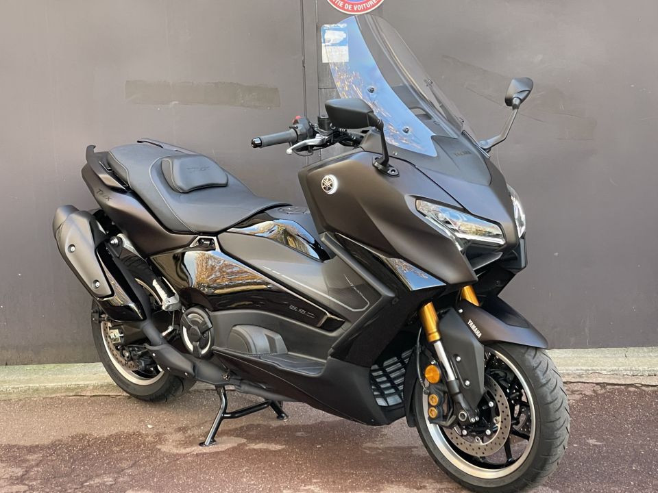 YAMAHA TMAX 560 TECH MAX TECHMAX 2025 - 945KM - GARANTIE CONSTRUCTEUR 0