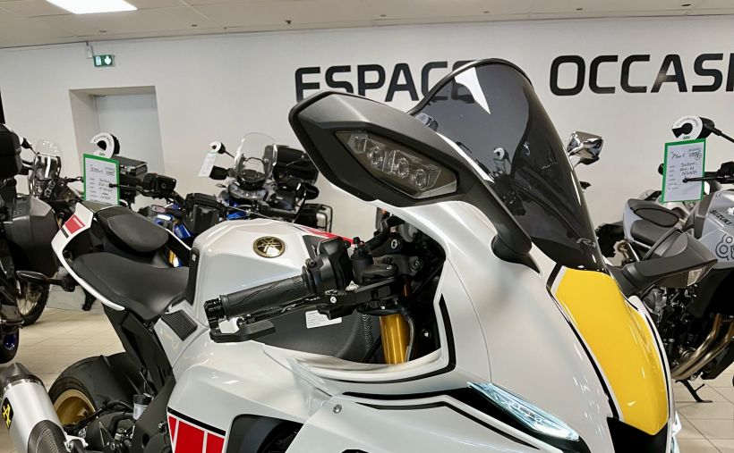 YAMAHA YZF 1000 R1 60TH 0