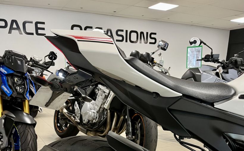 YAMAHA YZF 1000 R1 60TH 5