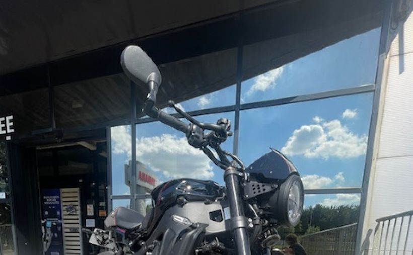 YAMAHA XSR 900 1