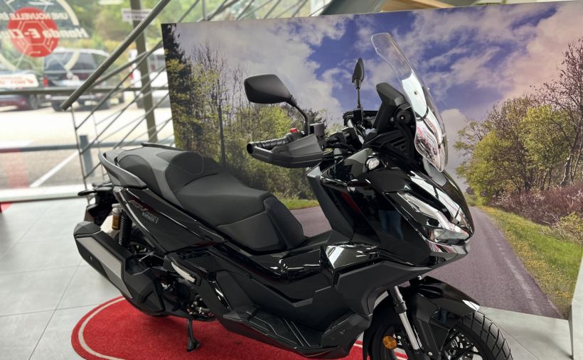 HONDA ADV 350 1
