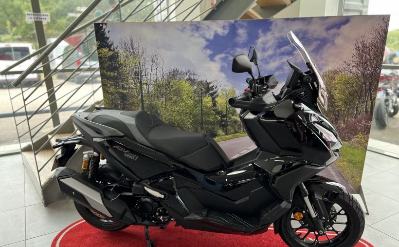 HONDA ADV 350 2