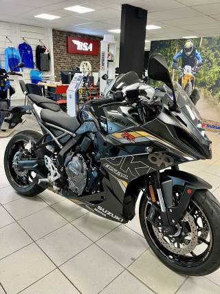 SUZUKI GSX-8R - 2025