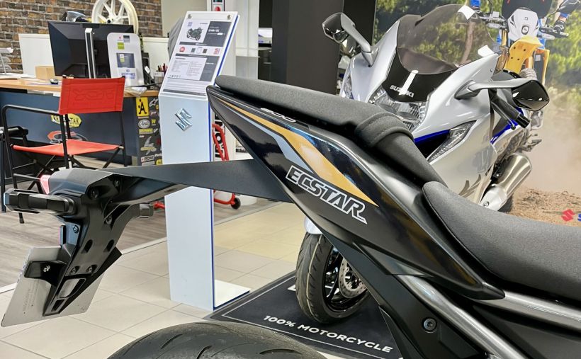 SUZUKI GSX-8R 5