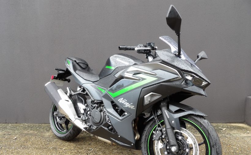 KAWASAKI Ninja 500 1