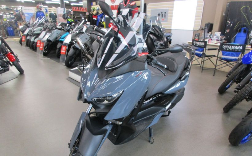 YAMAHA XMAX 300 Tech Max 1