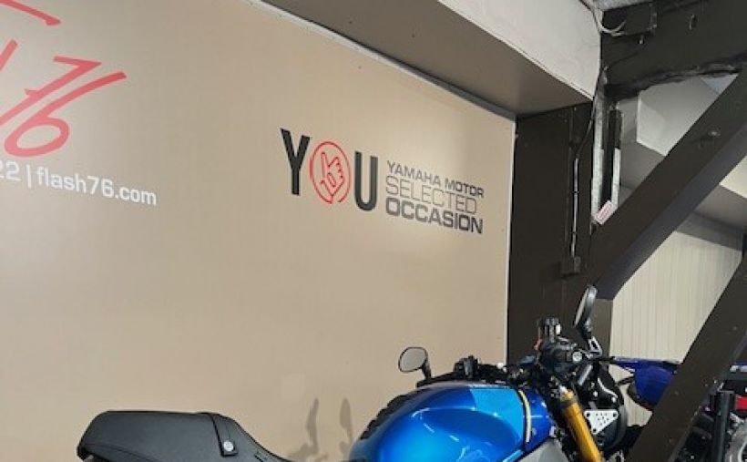 YAMAHA XSR 900 ABS 1
