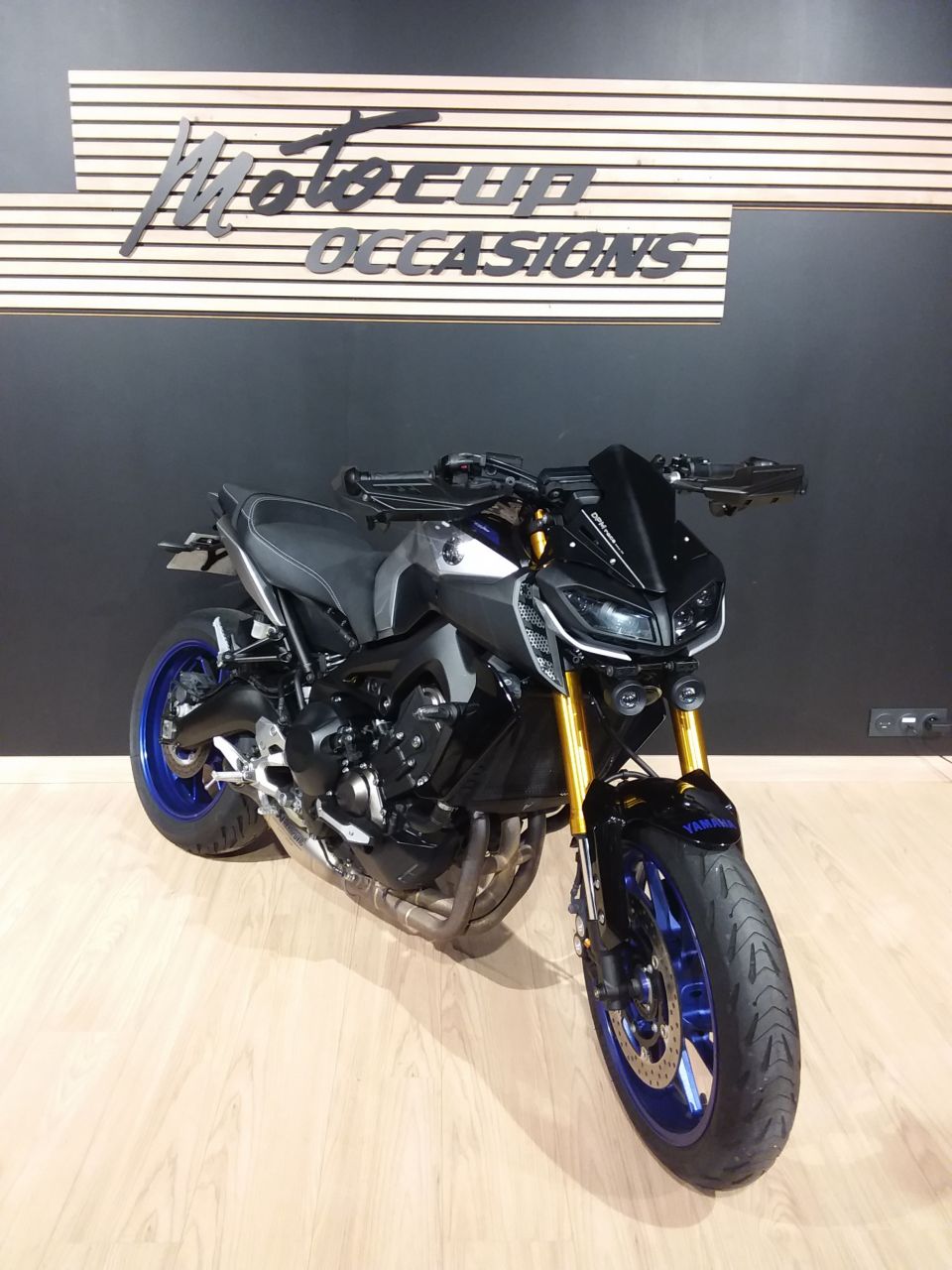YAMAHA MT-09 SP 1
