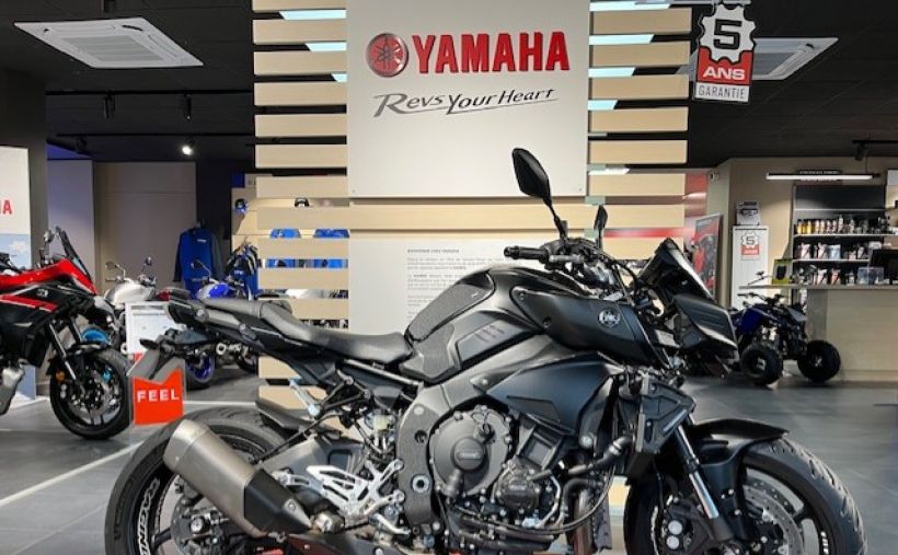 YAMAHA MT-10 0