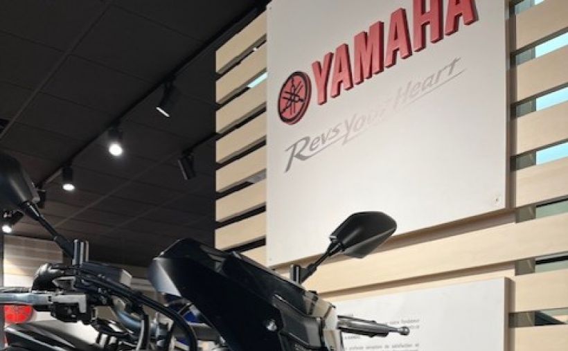 YAMAHA MT-10 2