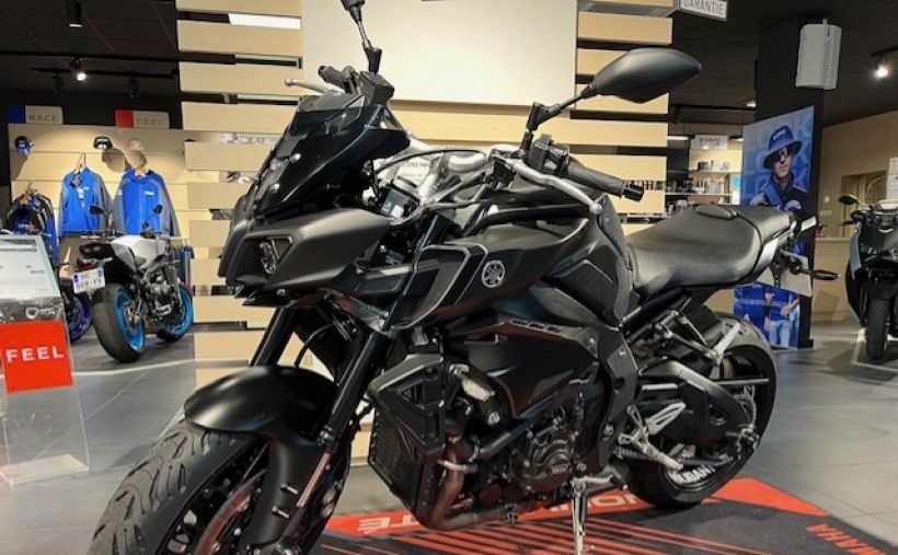 YAMAHA MT-10 5