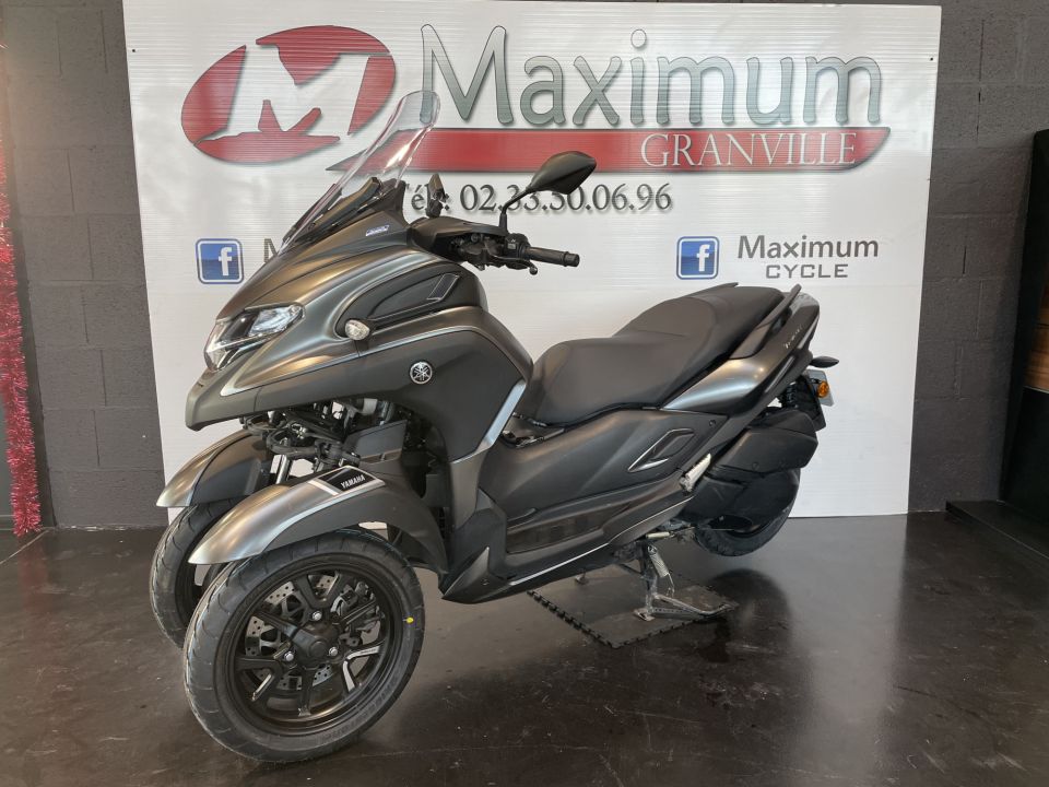 YAMAHA TRICITY 300 6