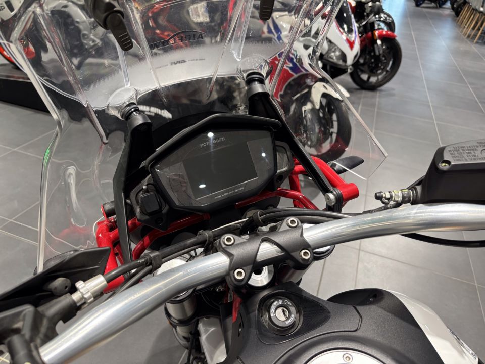 MOTO GUZZI V85 TT 850 10