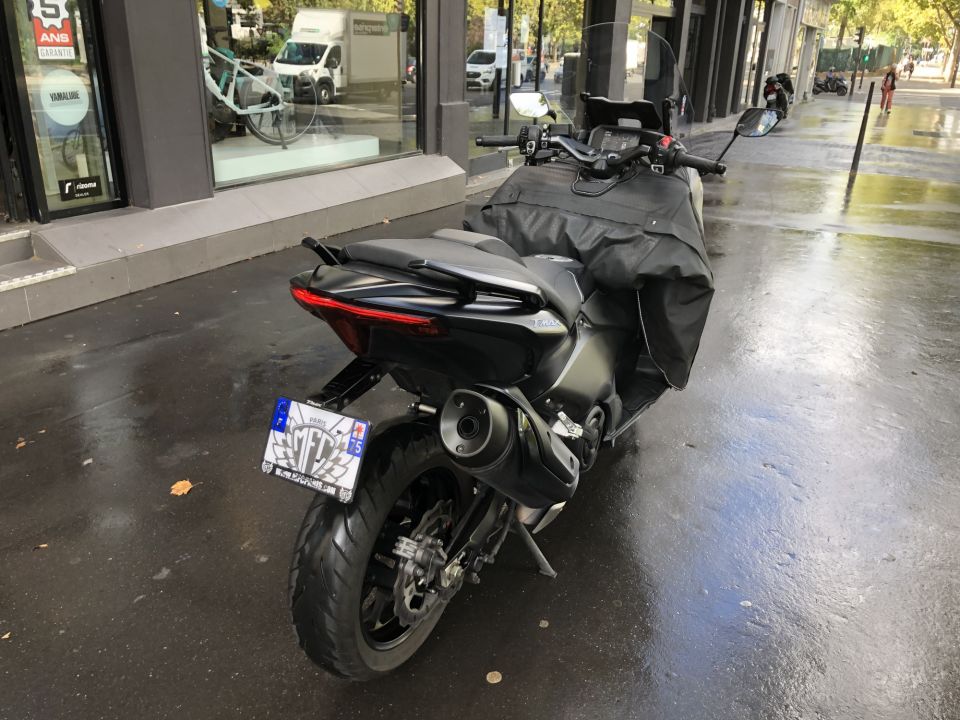 YAMAHA XP T-MAX 560 10