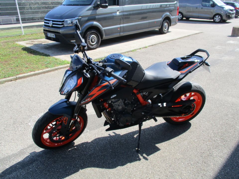 KTM 890 DUKE R 9