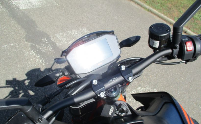 KTM 890 DUKE R 4