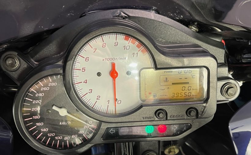 HONDA VTR 1000 F 9