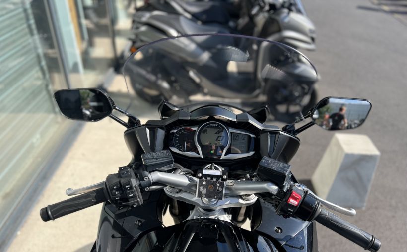 YAMAHA FJR 1300 AE 6