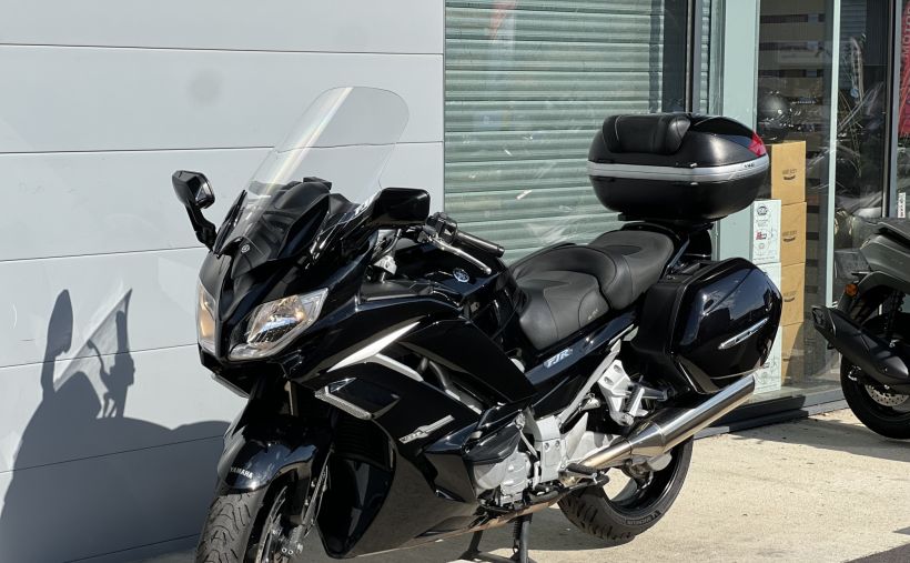 YAMAHA FJR 1300 AE 4