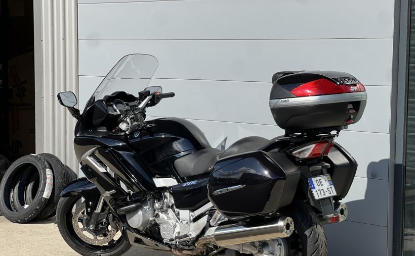 YAMAHA FJR 1300 AE 5