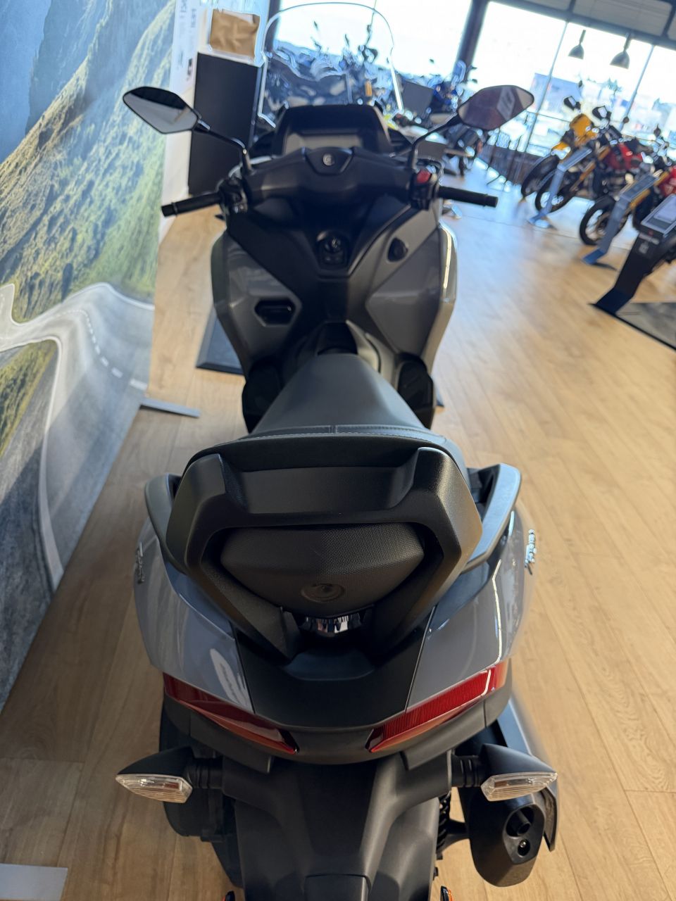 YAMAHA TRICITY 300 6