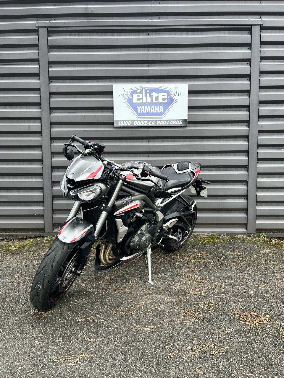TRIUMPH STREET TRIPLE 765 RS 1