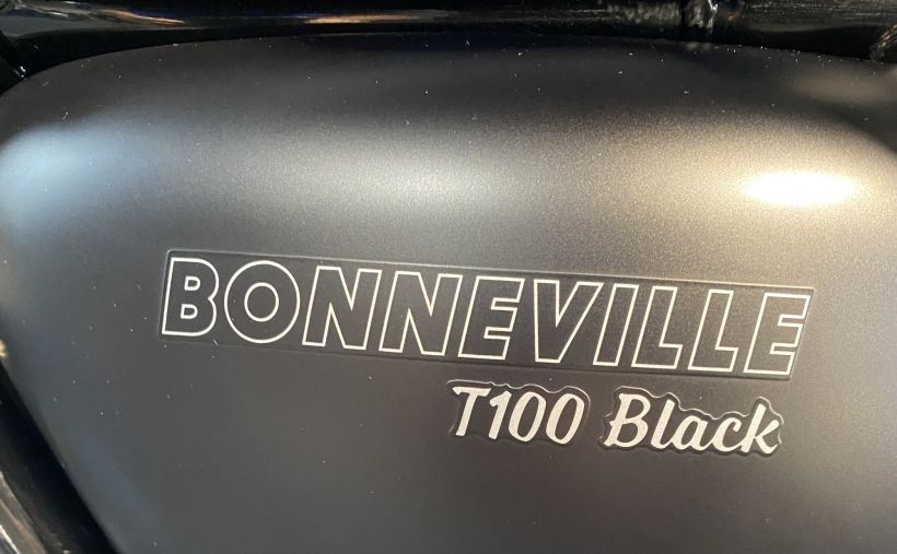 TRIUMPH Bonneville T100 1