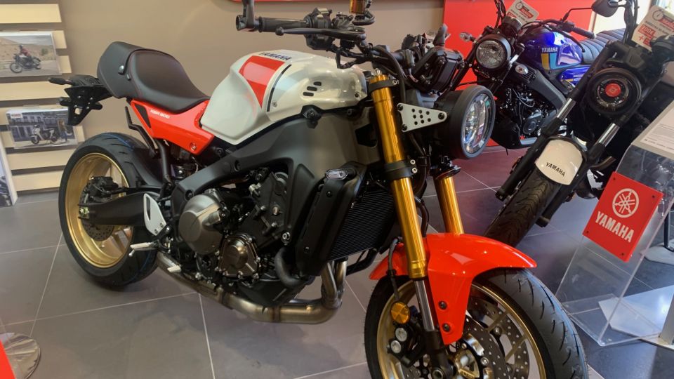 YAMAHA XSR 900 0