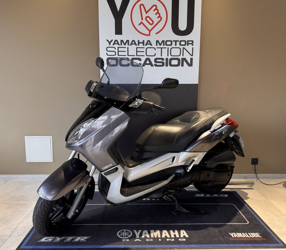YAMAHA XMAX 125 1