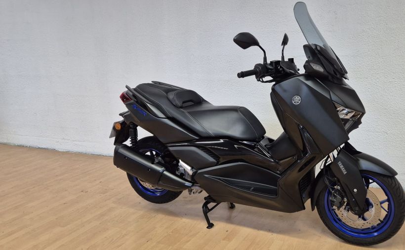 YAMAHA XMAX 300 3