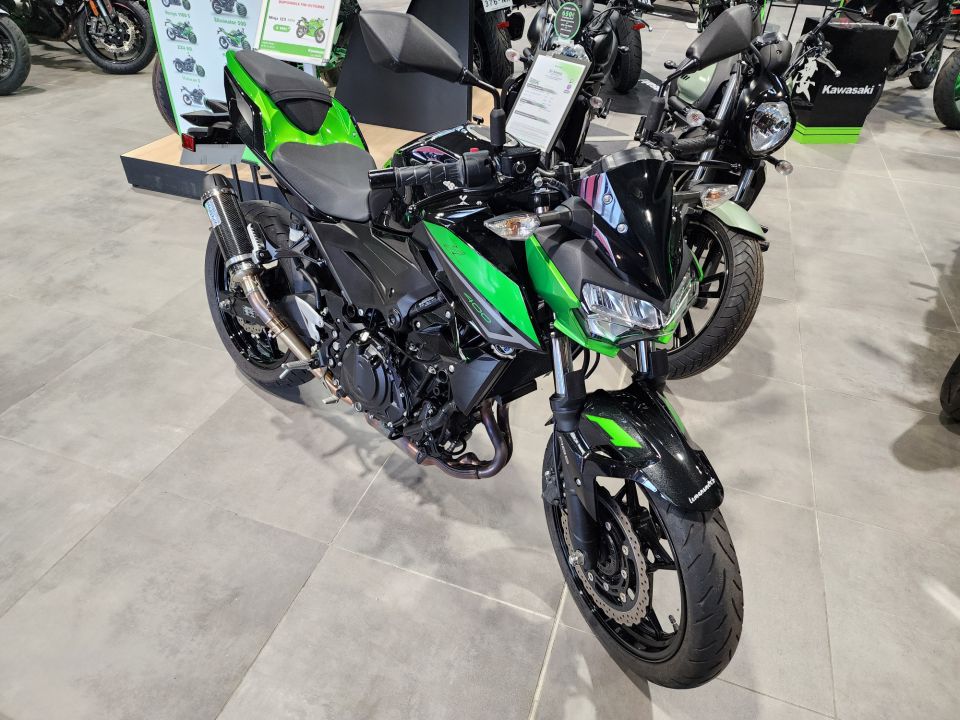 KAWASAKI Z400 10