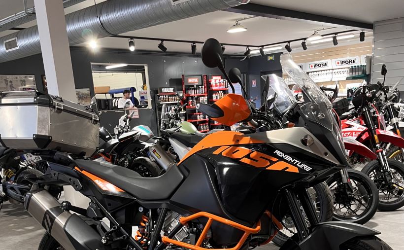 KTM 1050 ADVENTURE 0