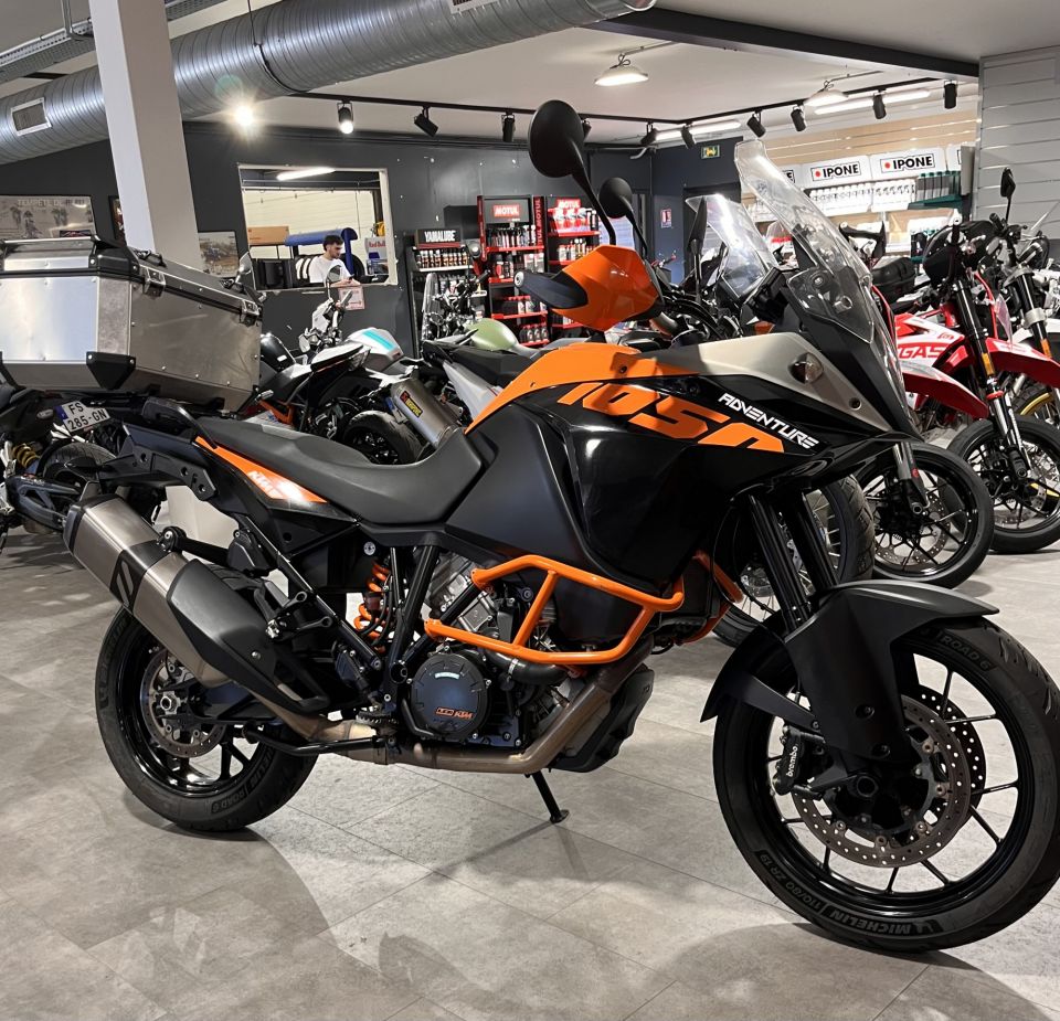 KTM 1050 ADVENTURE 0