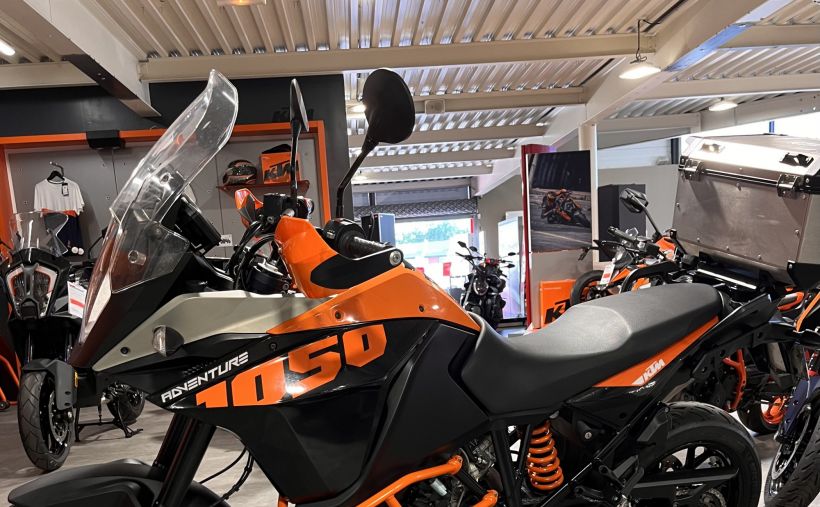 KTM 1050 ADVENTURE 2